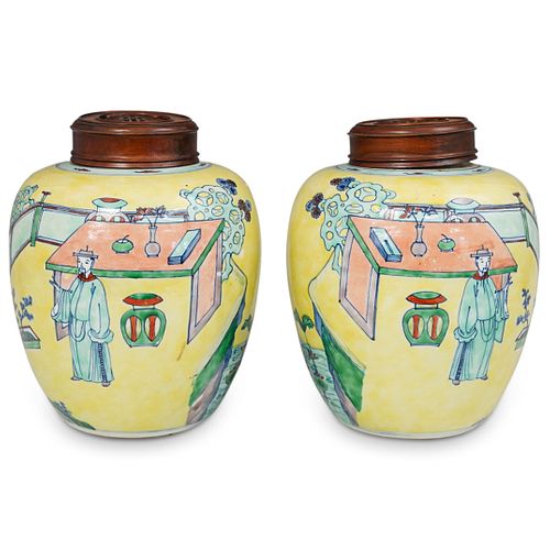 PAIR OF 18TH CENT. DOUCAI PORCELAIN