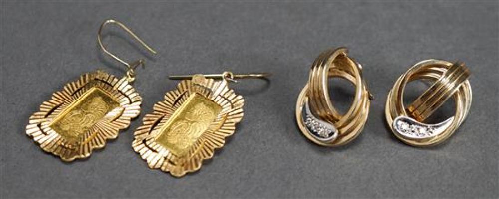PAIR OF 21 KARAT YELLOW GOLD