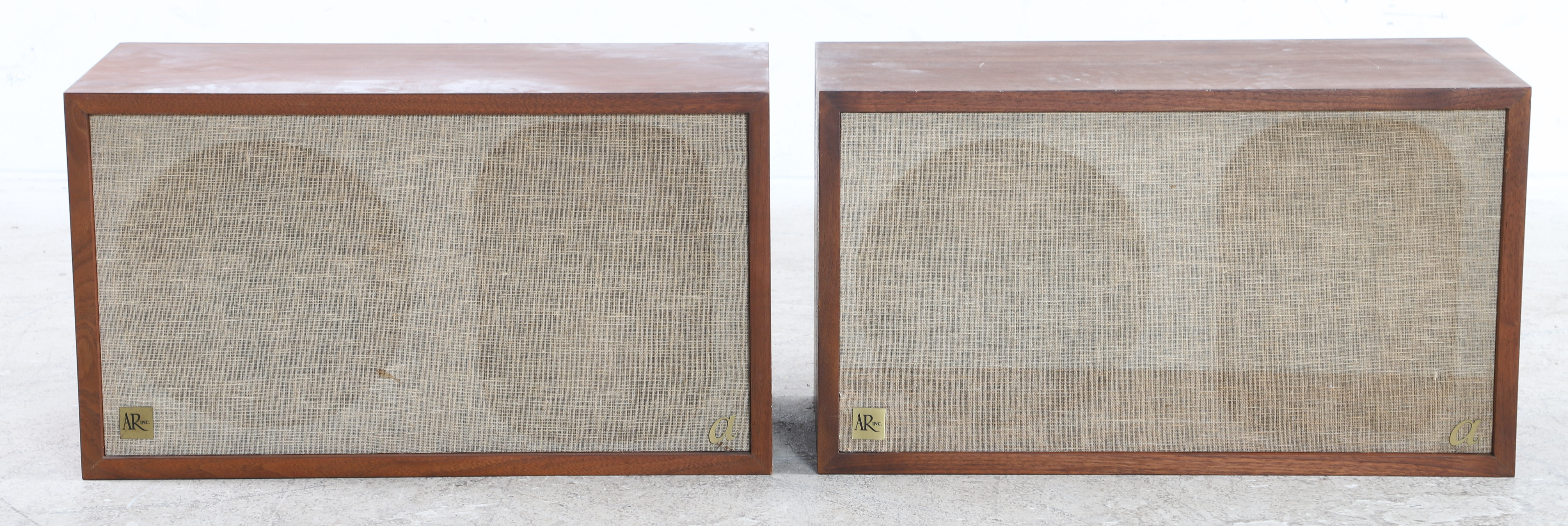 Pair of Acoustic Research Inc