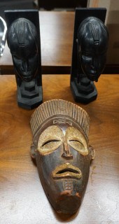 PAIR OF AFRICAN CARVED EBONY F