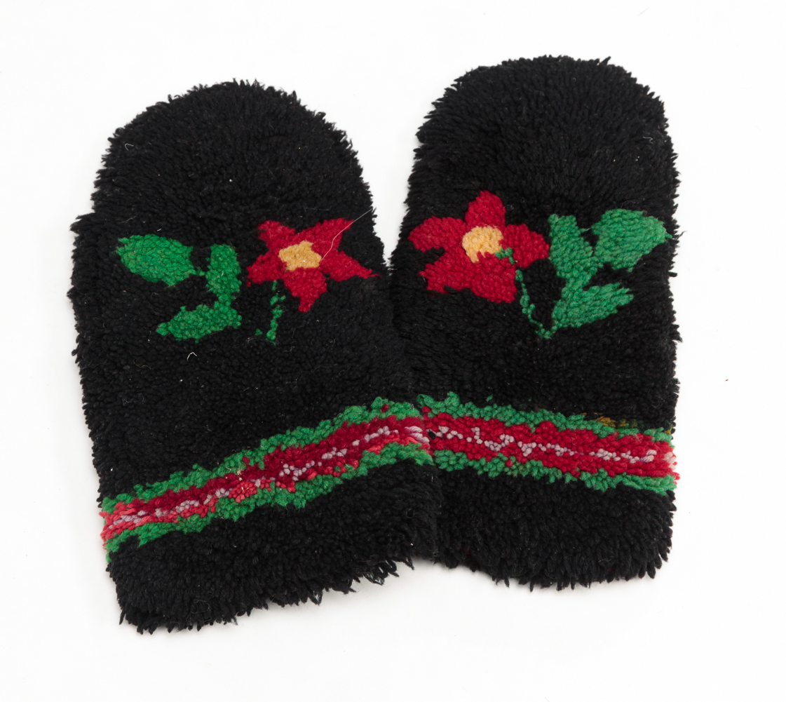 PAIR OF AMERICAN WOOL MITTENS.
