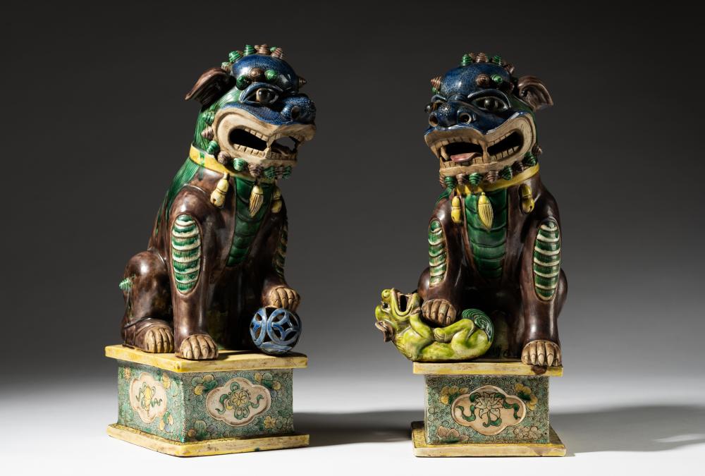 PAIR OF ANTIQUE CHINESE CERAMIC FOO