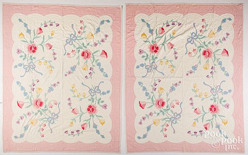 PAIR OF APPLIQUé FLORAL QUILTS,