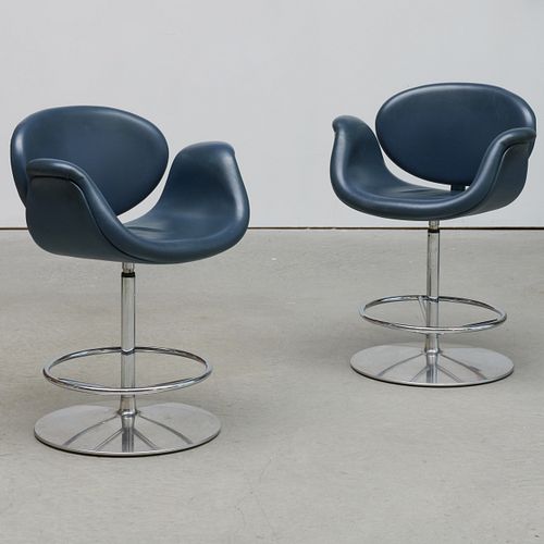 PAIR OF ARTIFORT AFTER A DESIGN
