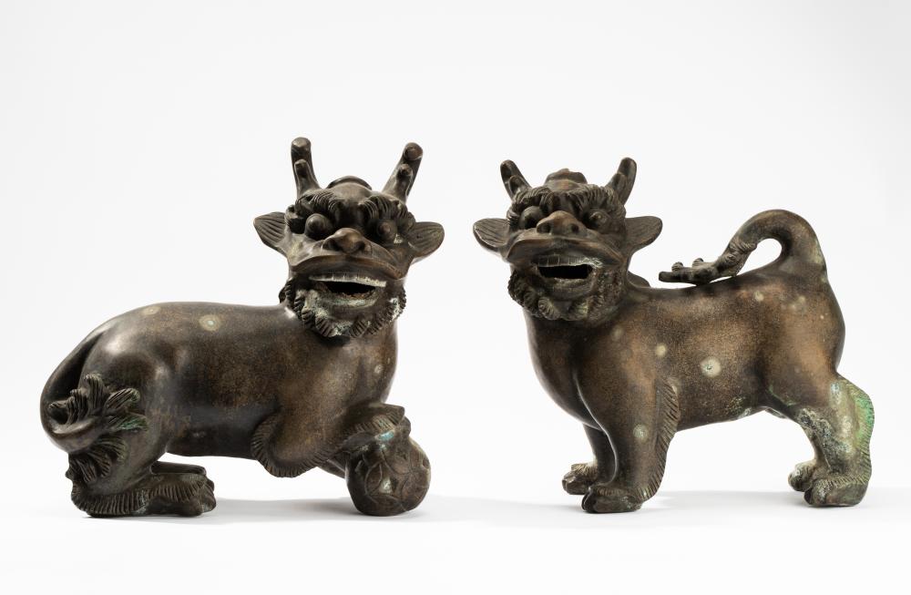 PAIR OF ASIAN FOO LIONSPair of