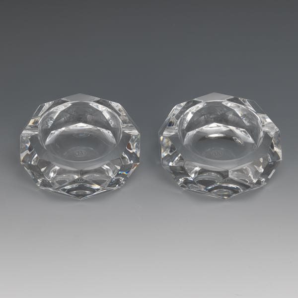 PAIR OF BACCARAT GLASS ASHTRAYS 1