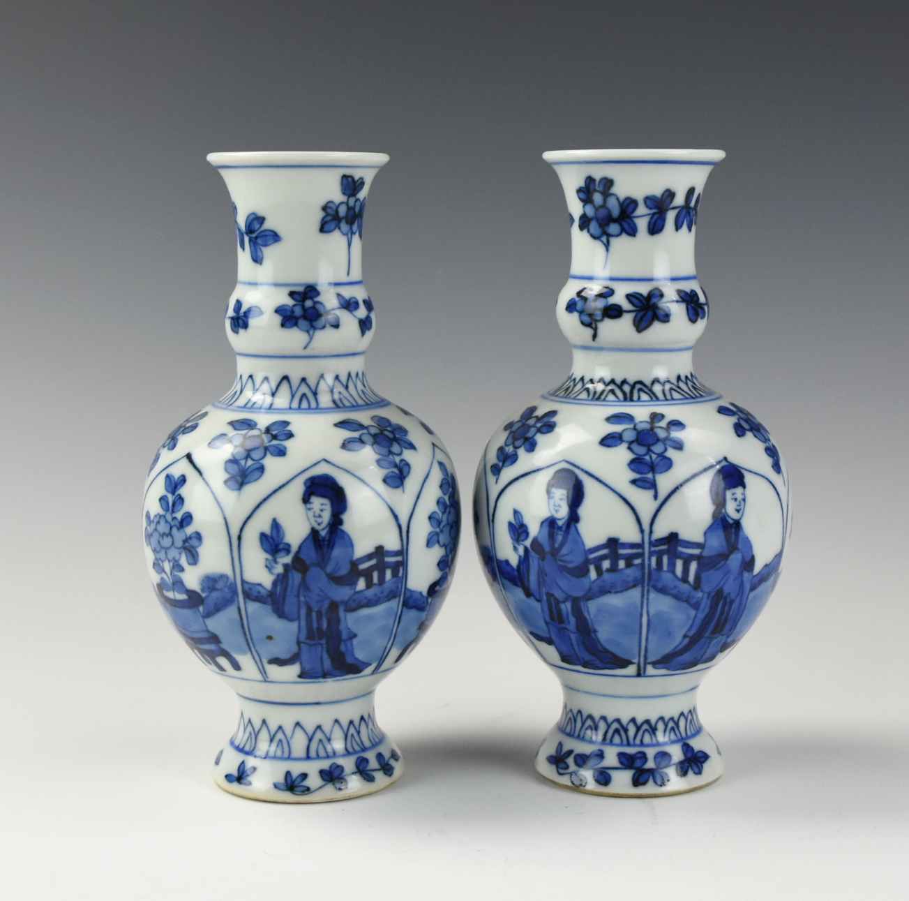 PAIR OF BLUE AND WHITE GARLIC