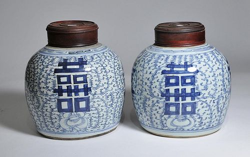 PAIR OF BLUE AND WHITE PORCELAIN