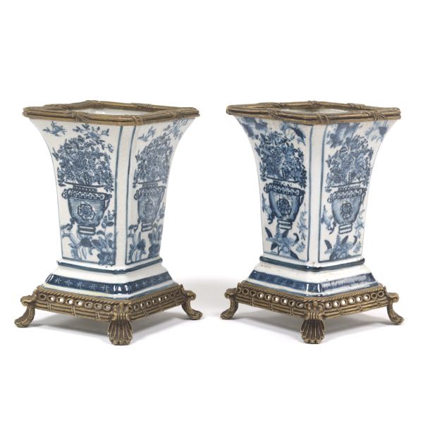 PAIR OF BLUE AND WHITE VASES 7 ¾" x