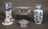 PAIR OF BLUE AND WHITE PORCELA