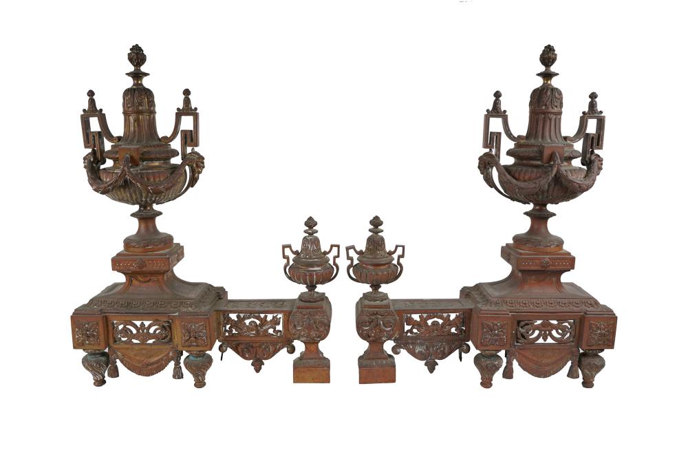 PAIR OF BRONZE CHENETSCondition: