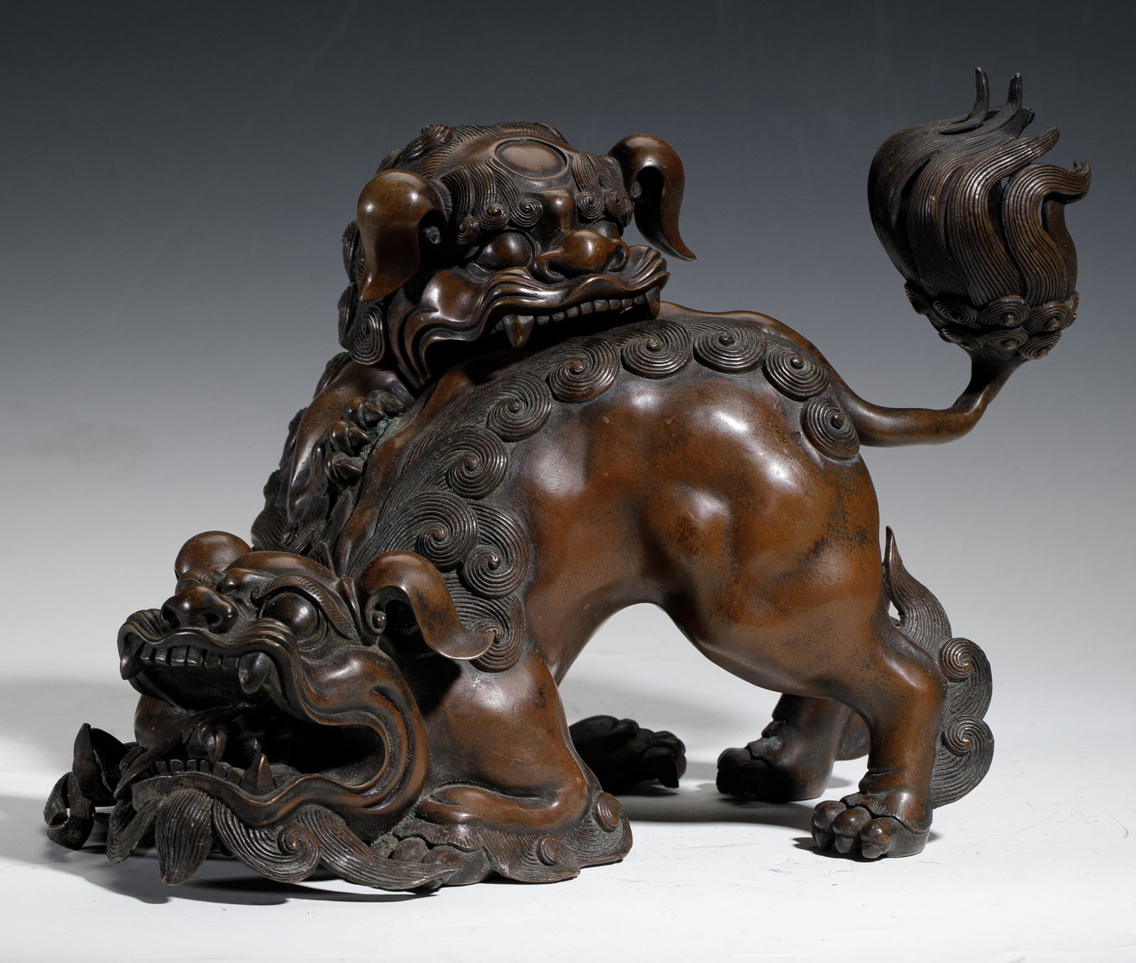 PAIR OF BRONZE SCULPTURE OF