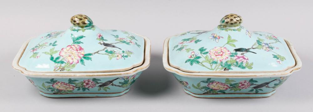 PAIR OF CANTON FAMILLE ROSE