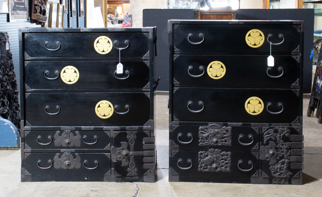 PAIR OF CHINESE BLACK LACQUERED