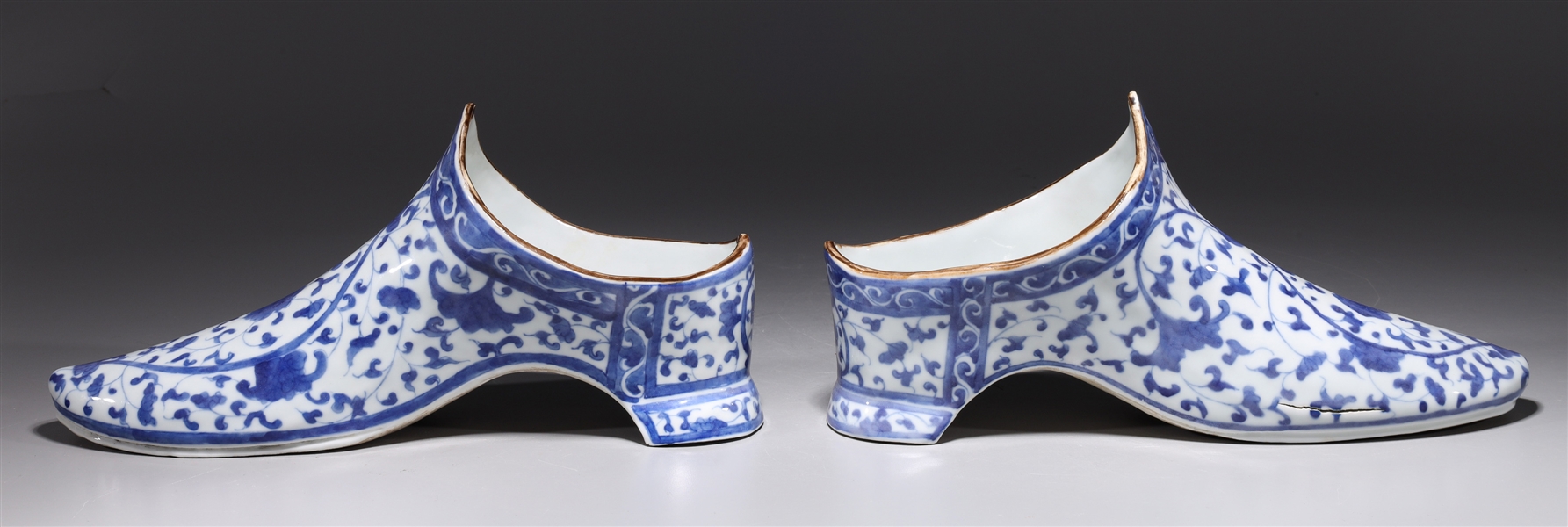 Pair of Chinese blue and white