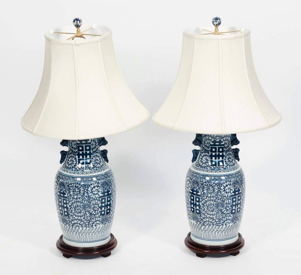 PAIR OF CHINESE BLUE AND WHITE