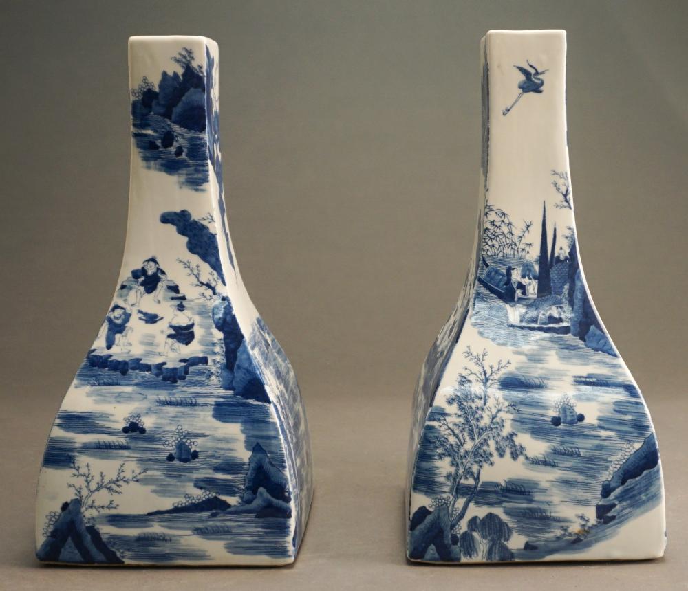 PAIR OF CHINESE BLUE AND WHITE