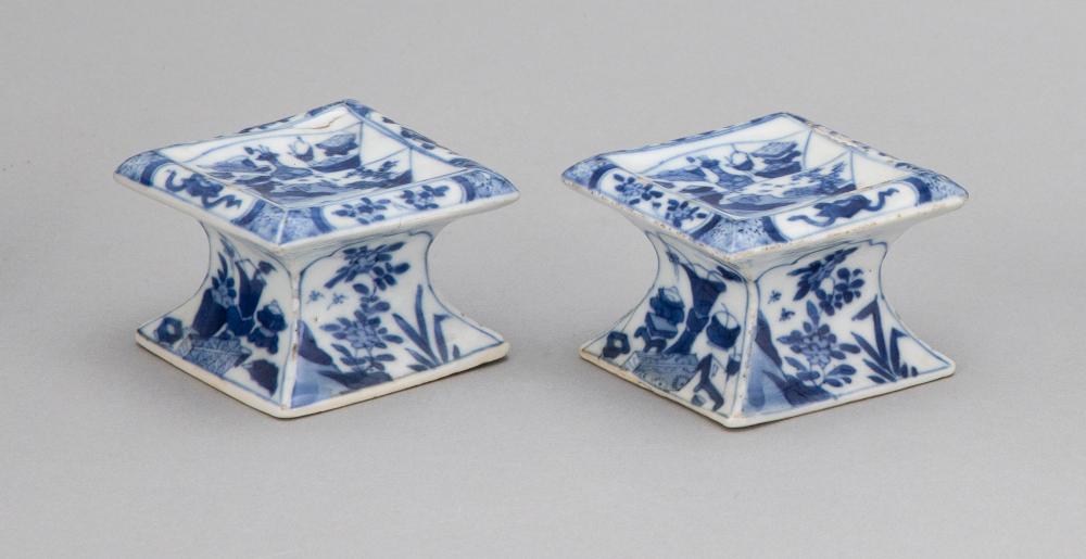 PAIR OF CHINESE BLUE AND WHITE