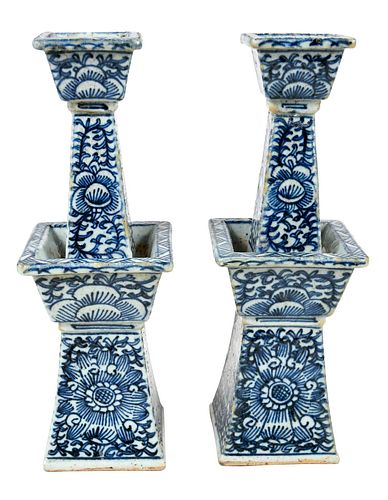 PAIR OF CHINESE BLUE AND WHITE