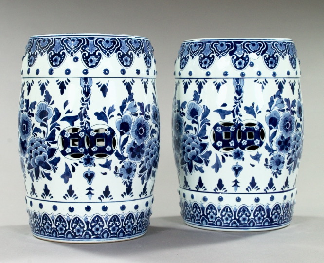 Pair of Chinese Blue-and-White