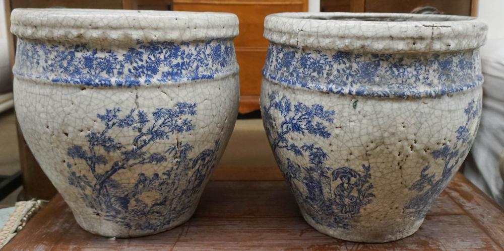 PAIR OF CHINESE BLUE DECORATED
