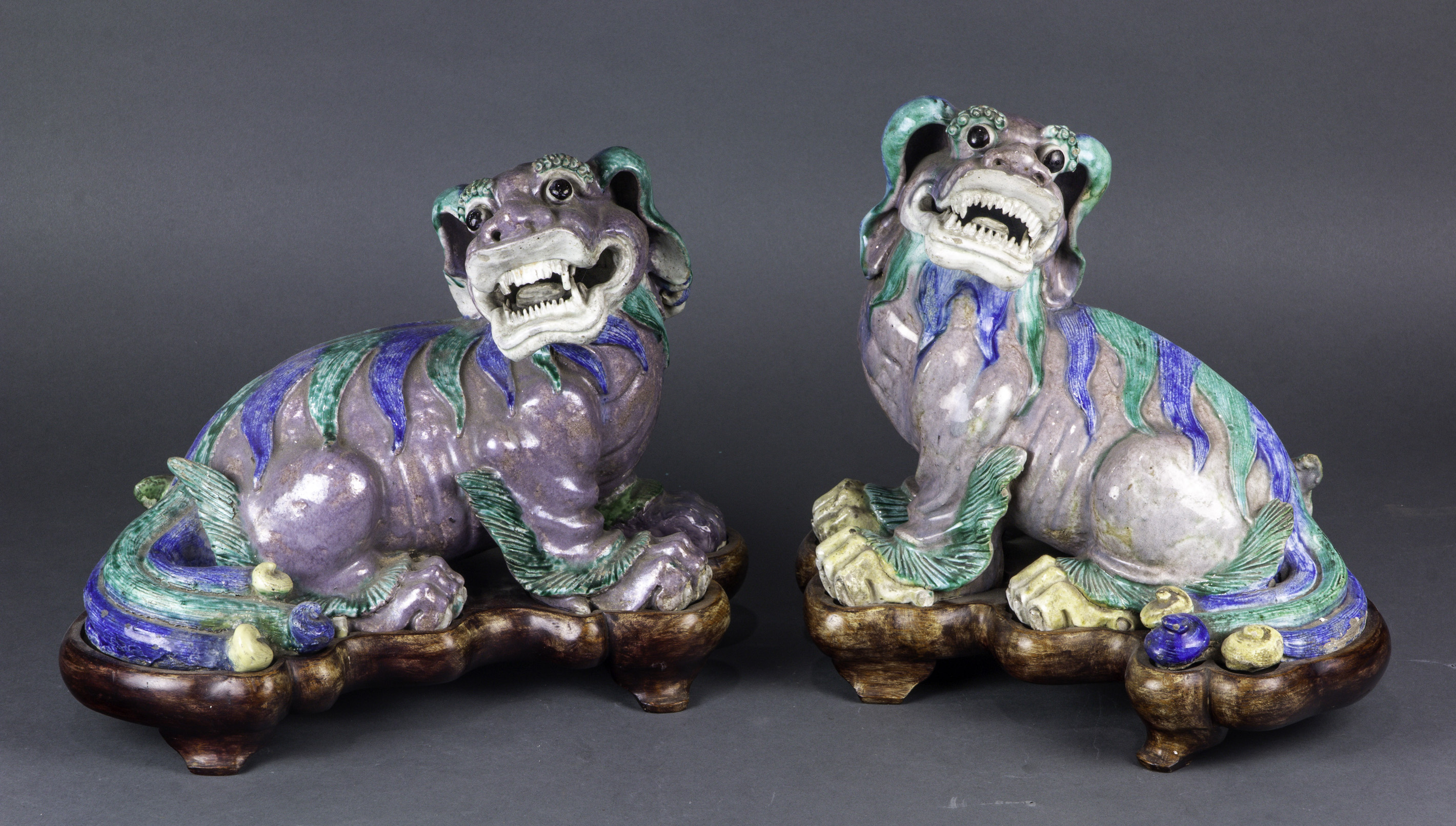 PAIR OF CHINESE CERAMIC FU DOGS