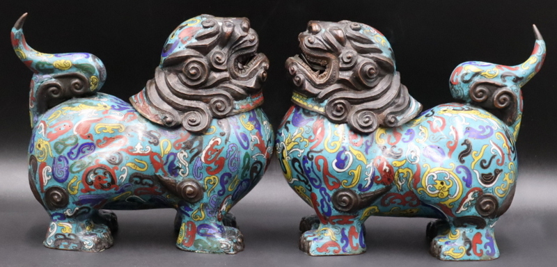 PAIR OF CHINESE CLOISONNE FOO