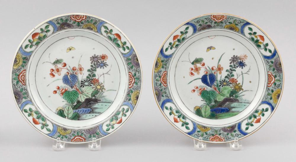 PAIR OF CHINESE DOUCAI PORCELAIN