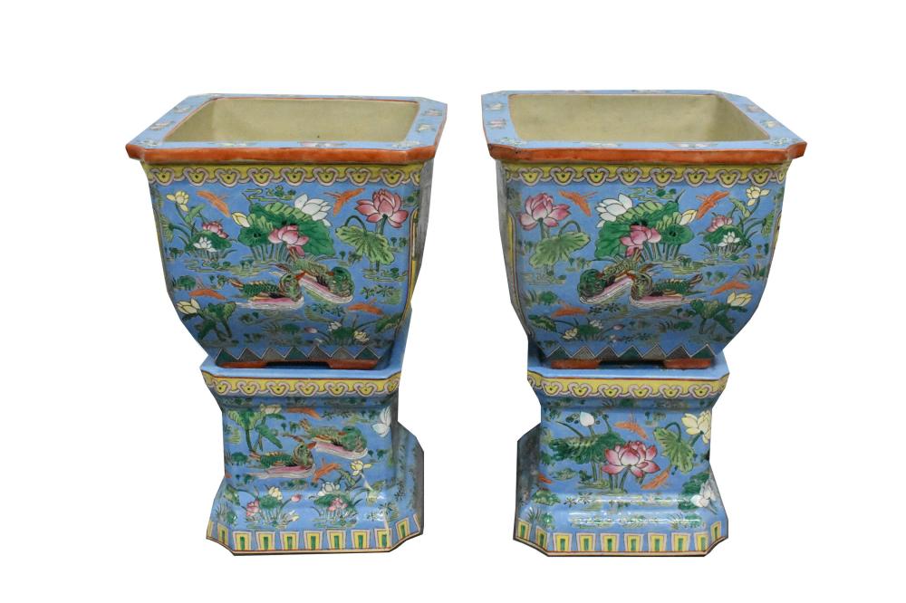 PAIR OF CHINESE ENAMELED