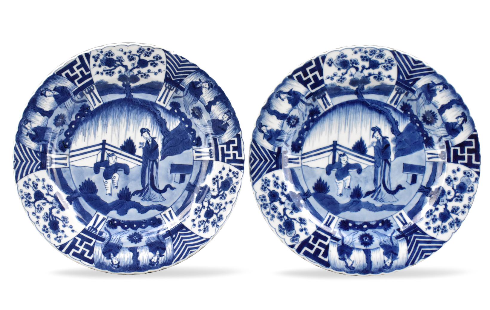 PAIR OF CHINESE EXPORT B & W PLATE,