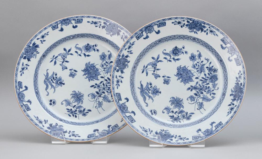 PAIR OF CHINESE EXPORT BLUE AND