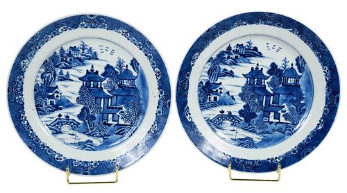 PAIR OF CHINESE EXPORT BLUE AND