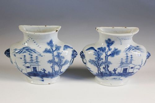 PAIR OF CHINESE EXPORT BLUE AND