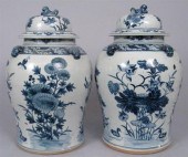 Pair of Chinese export blue un