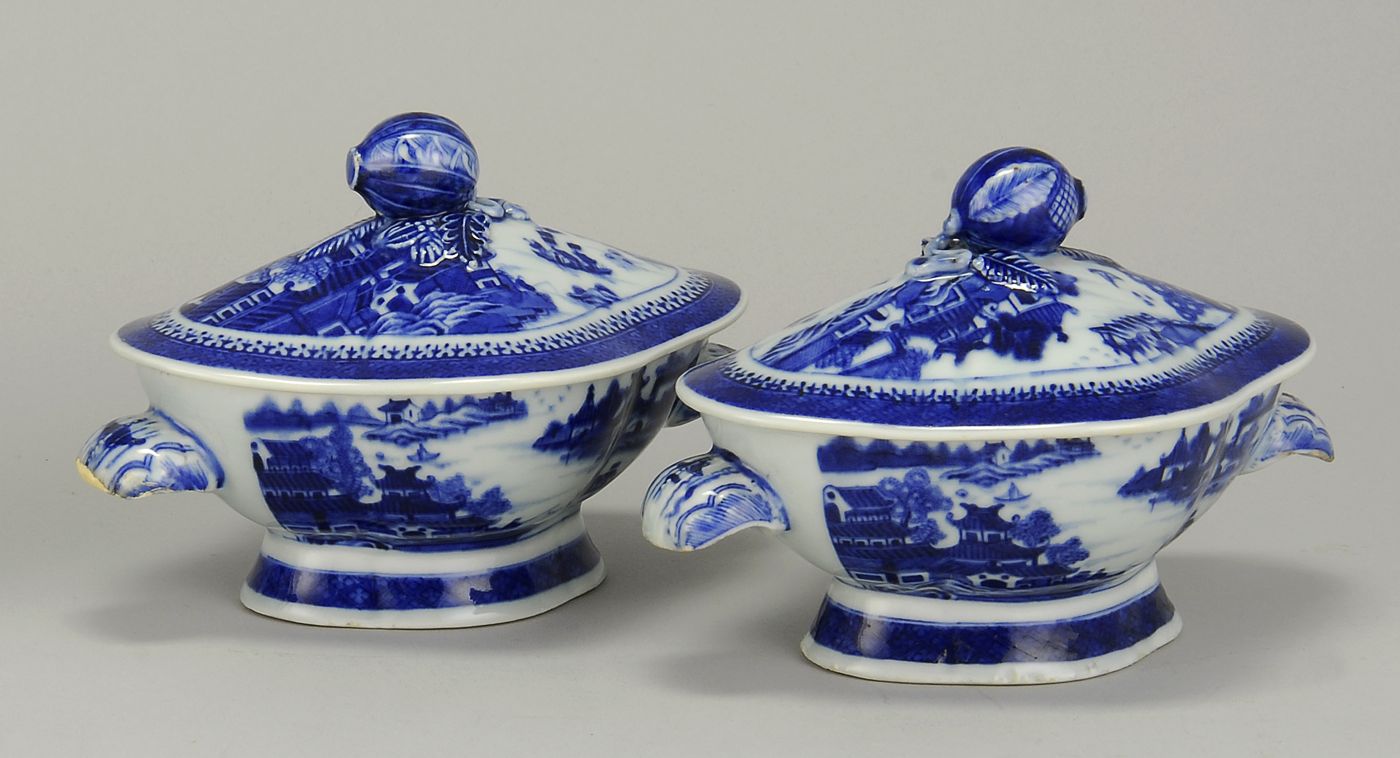 PAIR OF CHINESE EXPORT CANTON