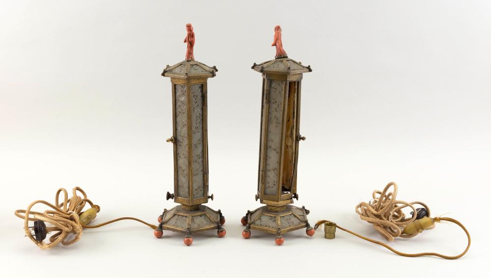 PAIR OF CHINESE EXPORT CARVED