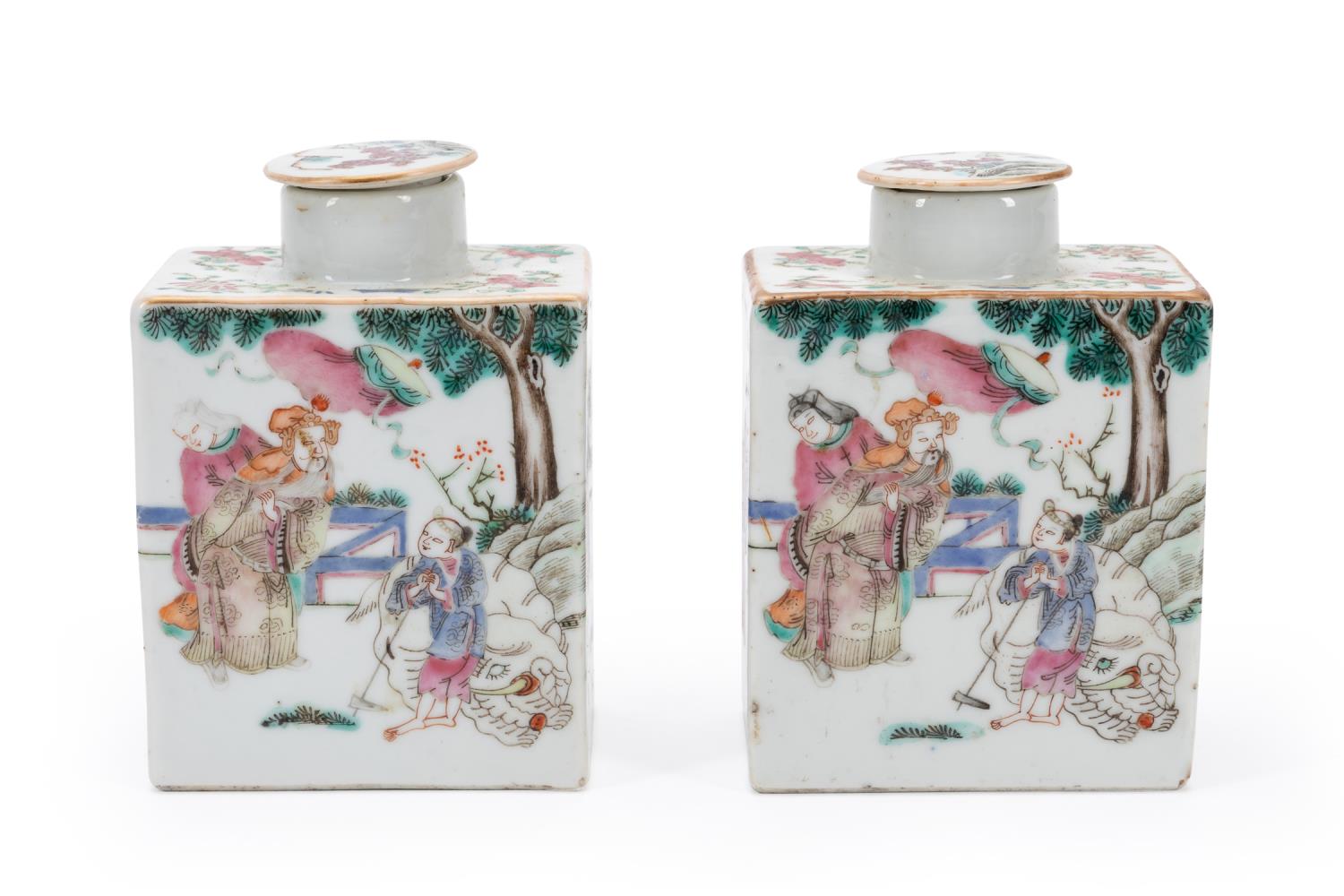 PAIR OF CHINESE EXPORT FAMILLE ROSE