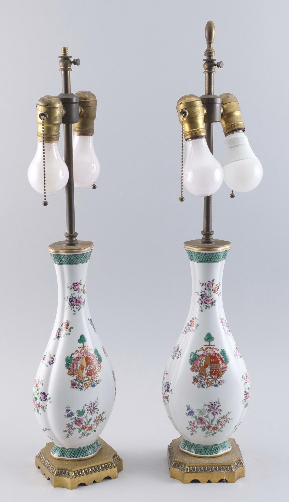 PAIR OF CHINESE EXPORT FAMILLE
