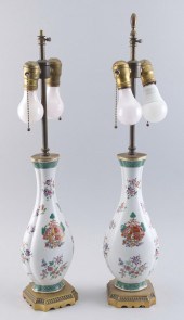 PAIR OF CHINESE EXPORT FAMILLE