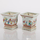 PAIR OF CHINESE EXPORT FAMILLE