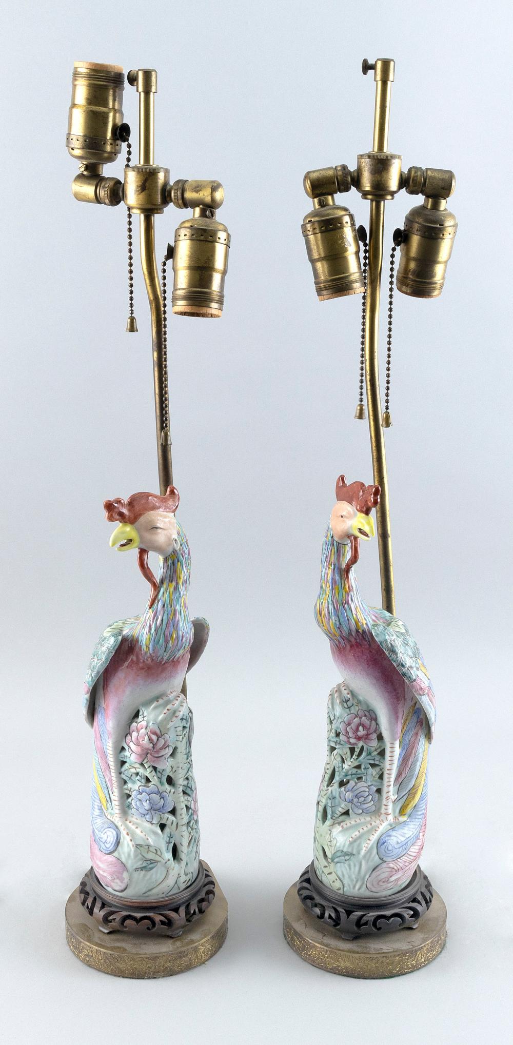 PAIR OF CHINESE EXPORT FAMILLE ROSE