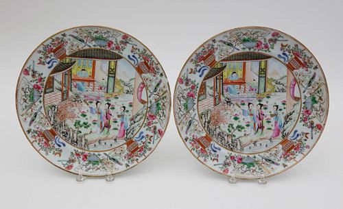 PAIR OF CHINESE EXPORT FAMILLE ROSE