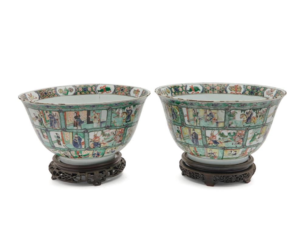 PAIR OF CHINESE EXPORT FAMILLE