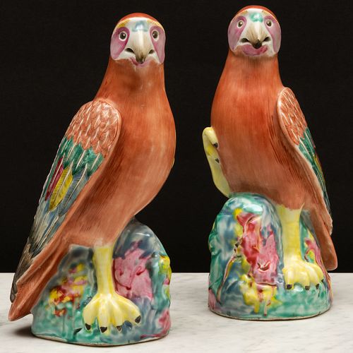 PAIR OF CHINESE EXPORT FAMILLE ROSE