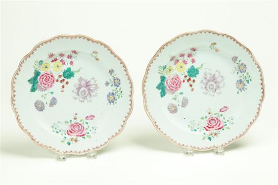 PAIR OF CHINESE EXPORT PLATES. 