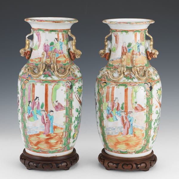 PAIR OF CHINESE EXPORT PORCELAIN