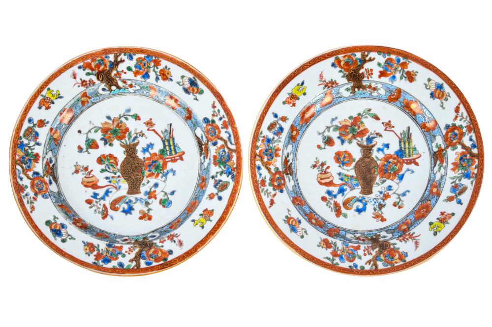 PAIR OF CHINESE EXPORT PORCELAIN