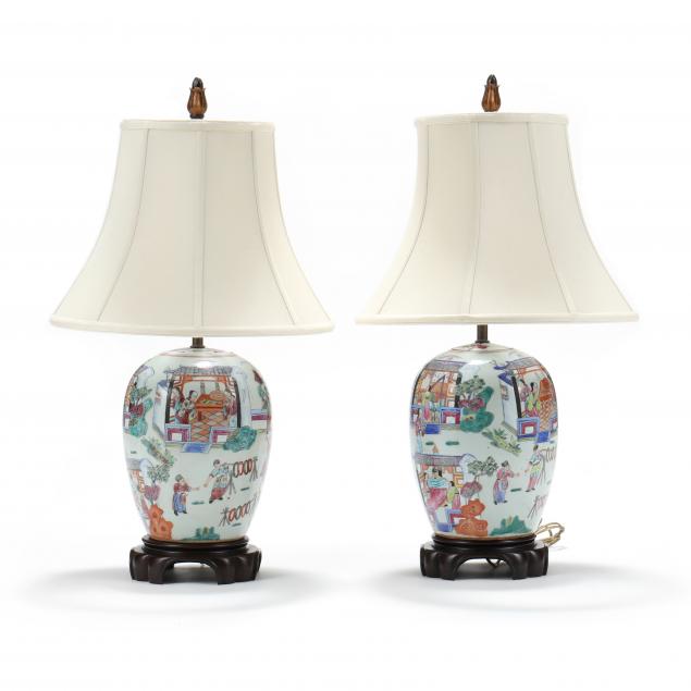 PAIR OF CHINESE EXPORT PORCELAIN