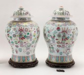 PAIR OF CHINESE EXPORT PORCELA