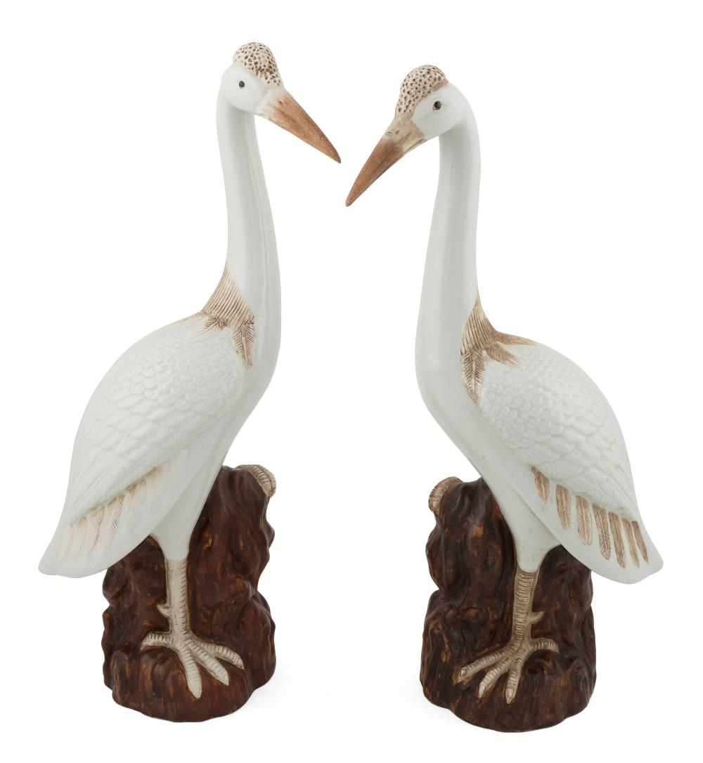 PAIR OF CHINESE EXPORT PORCELAIN